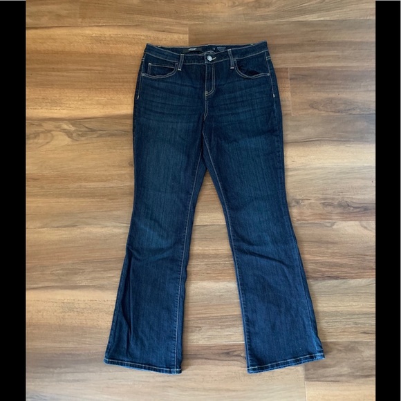 M_5cfd78717a81732bd021b027